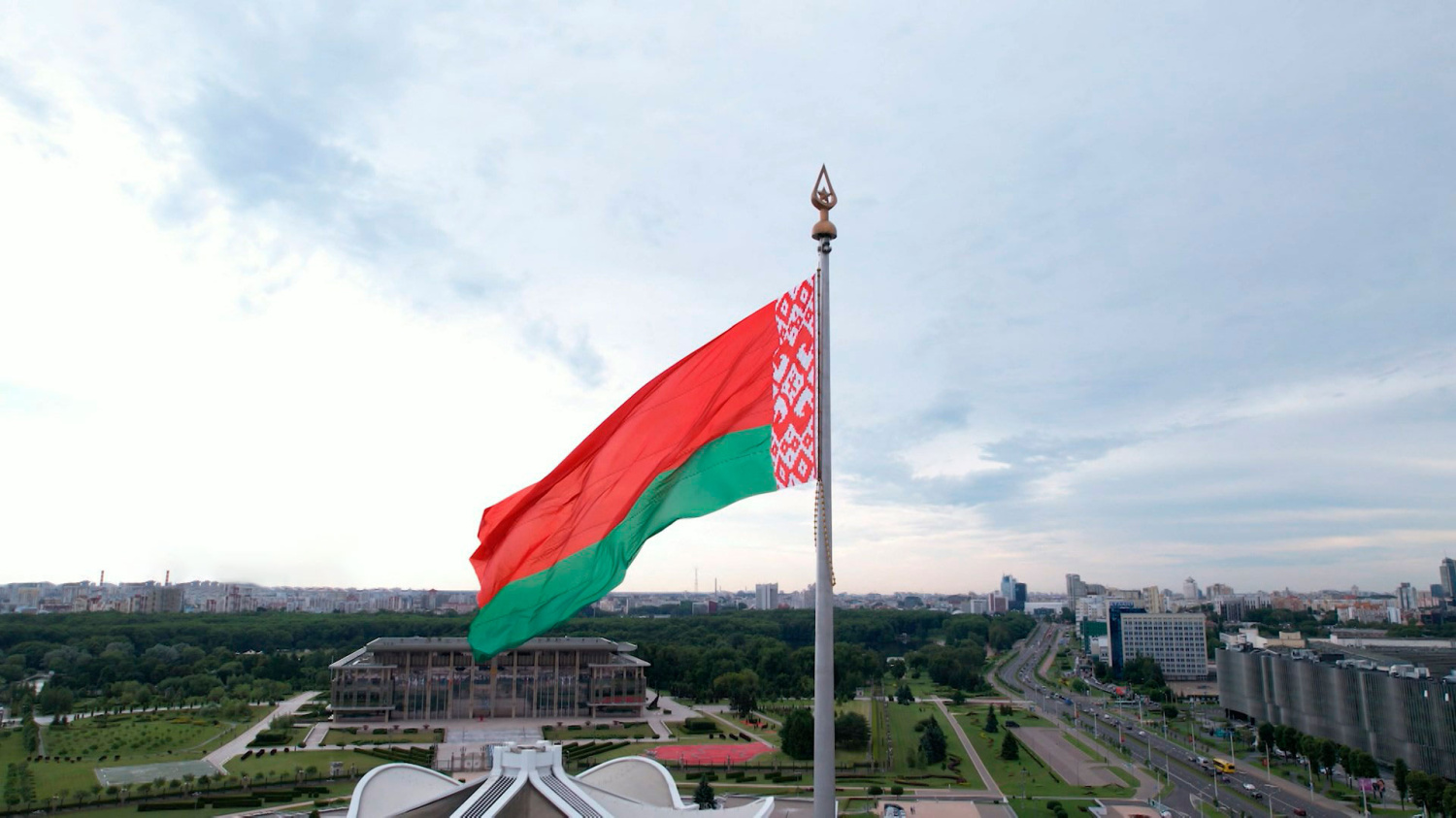 Можно ли выехать в Беларусь, если приставы запретили выезд в 2026 году